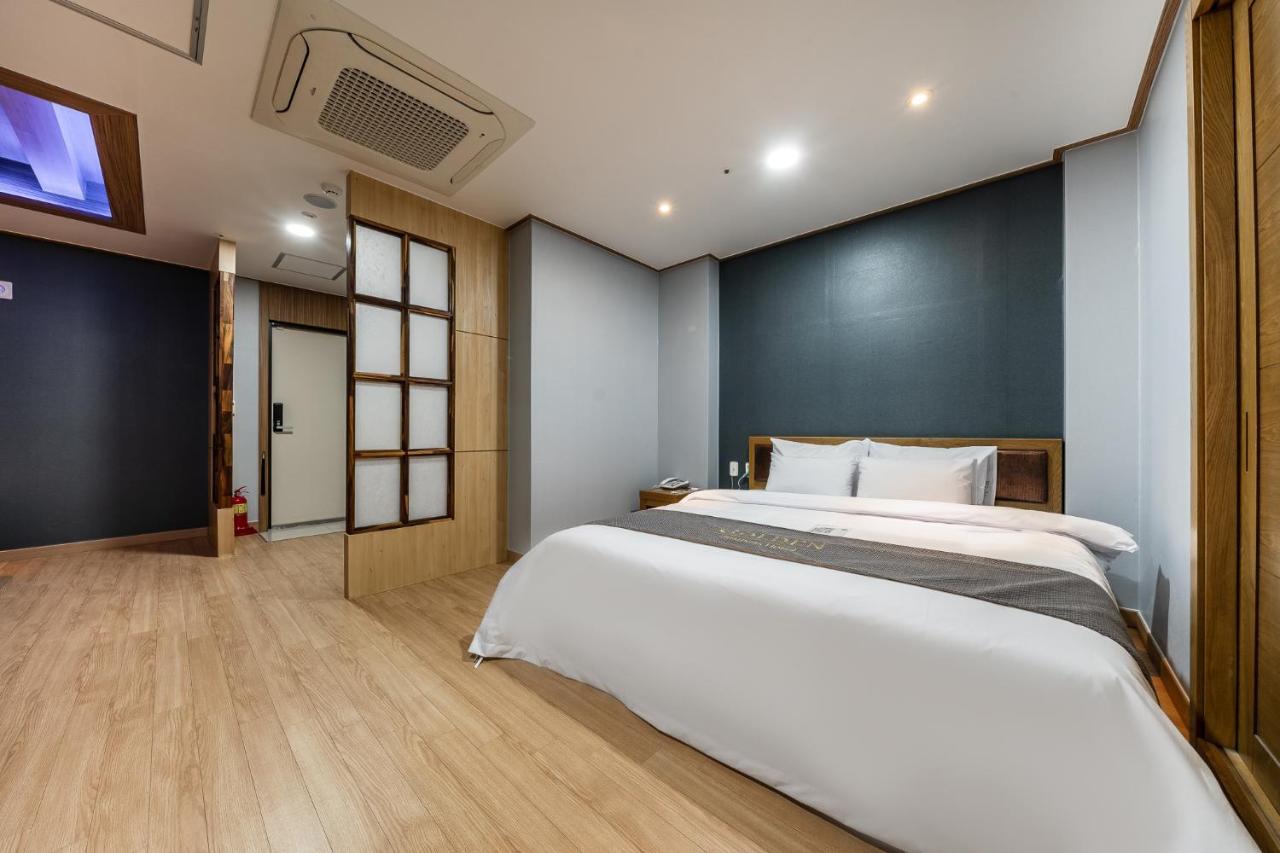 Golden Business Hotel Seosan Ngoại thất bức ảnh