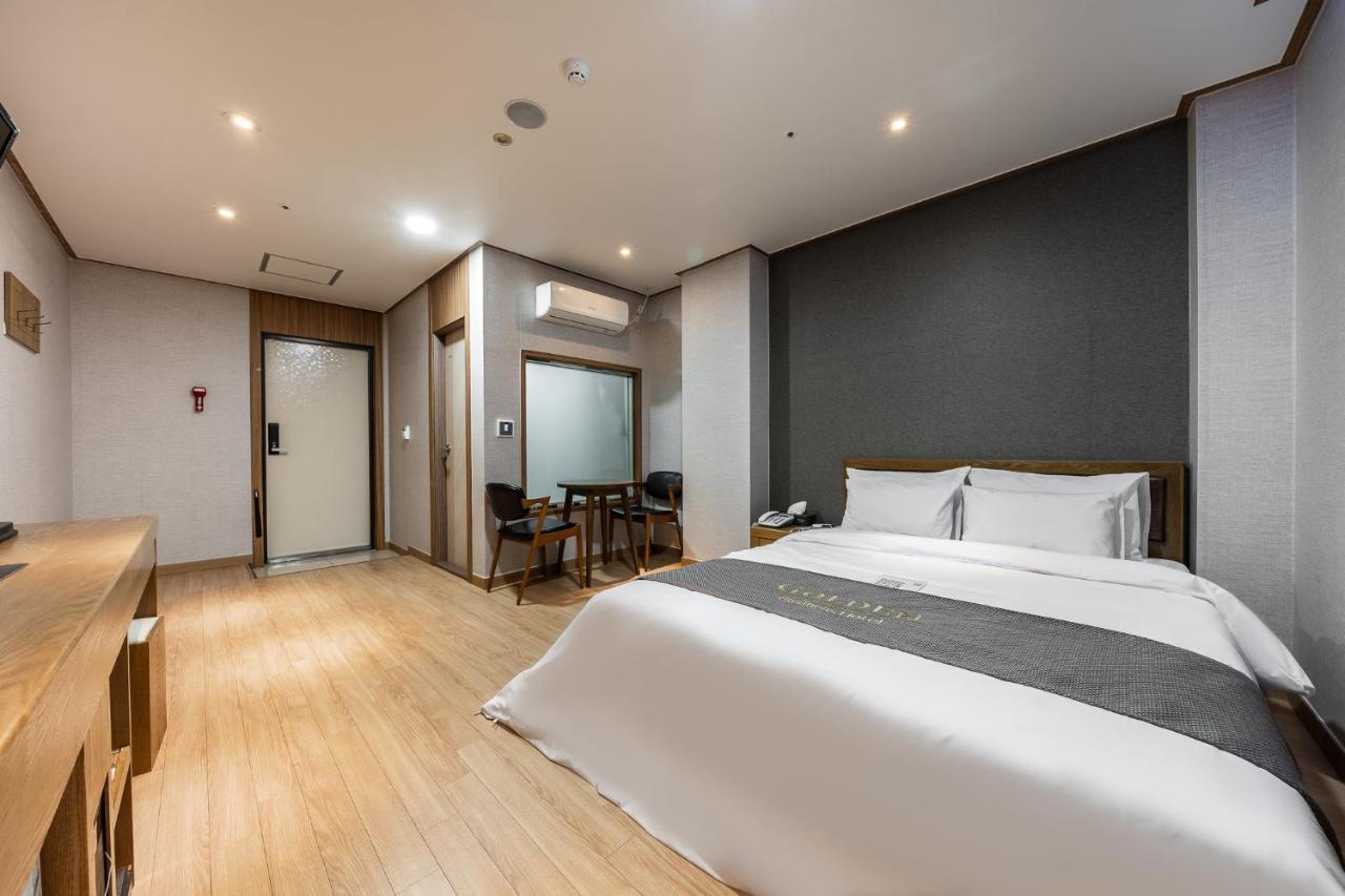 Golden Business Hotel Seosan Ngoại thất bức ảnh